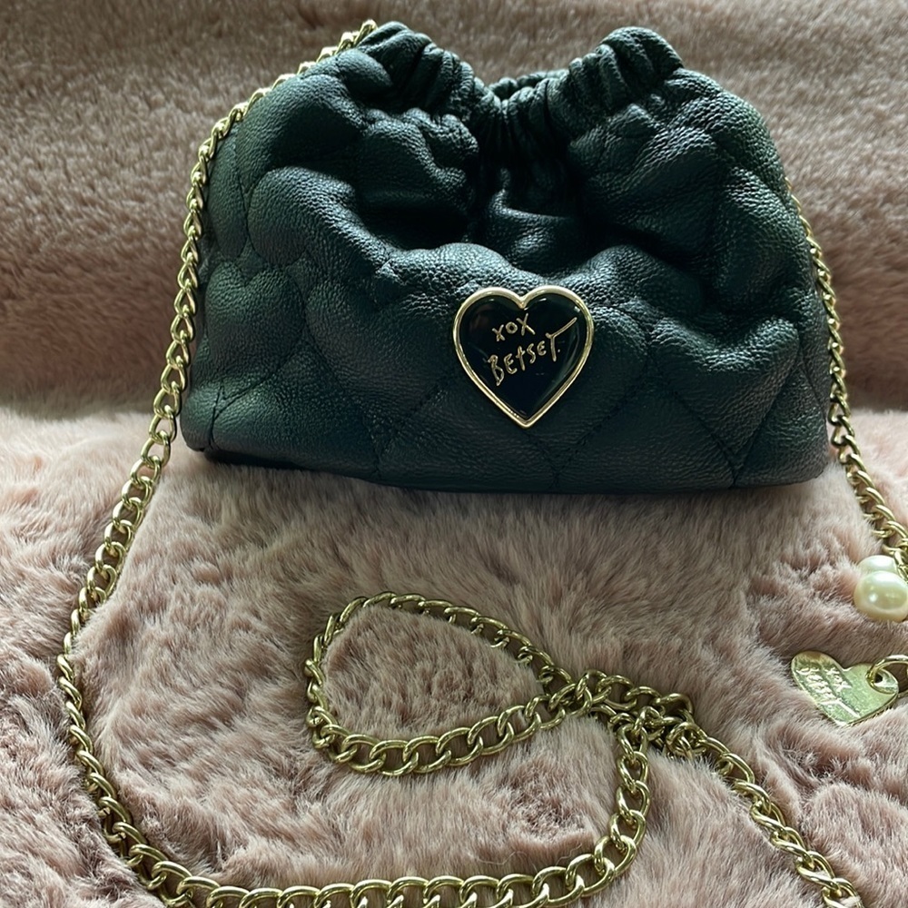 Betsy Johnson black heart quilt bag. NWOT